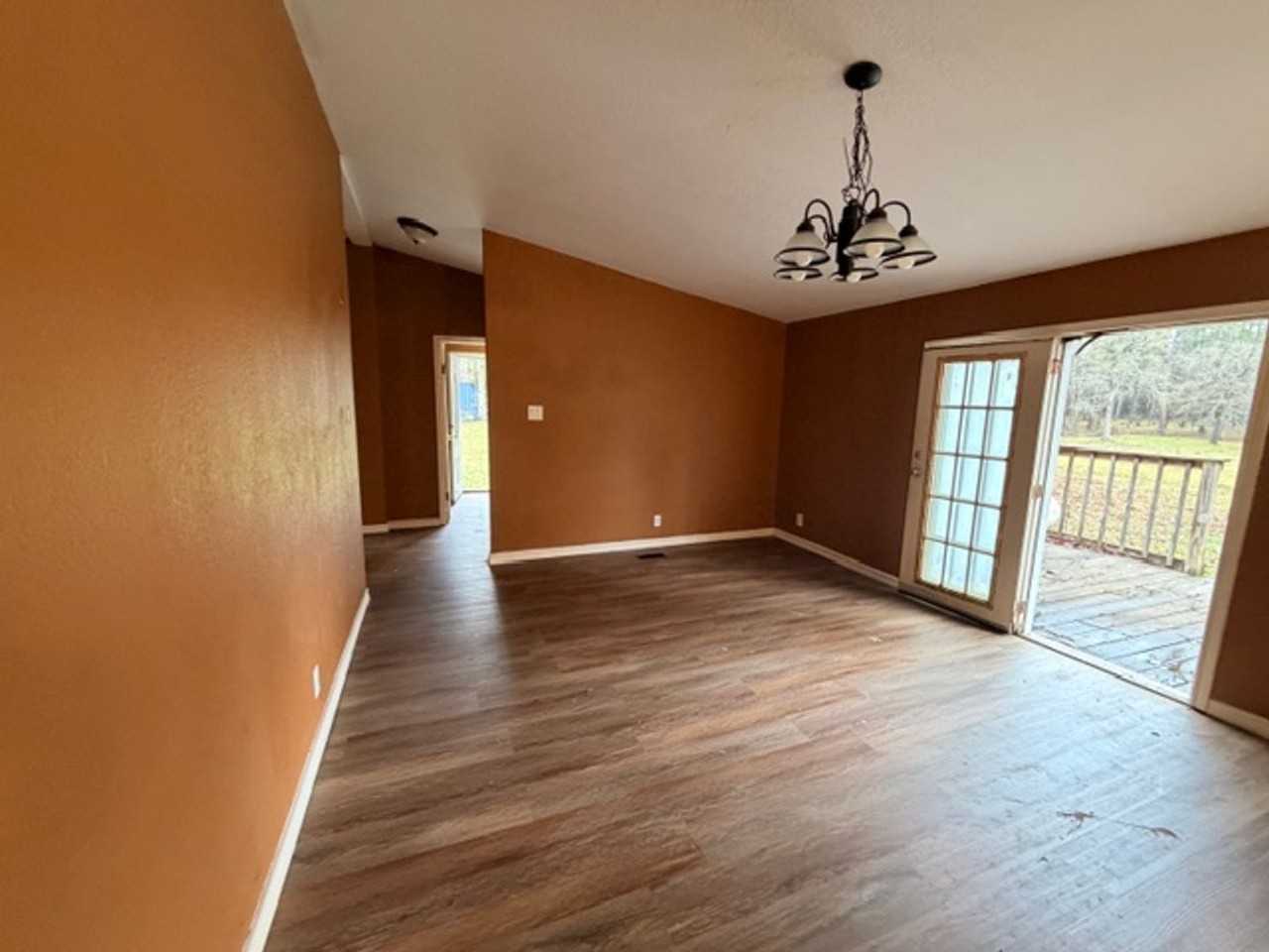 20284 Forest Woods Ln - Photo 6 of 21