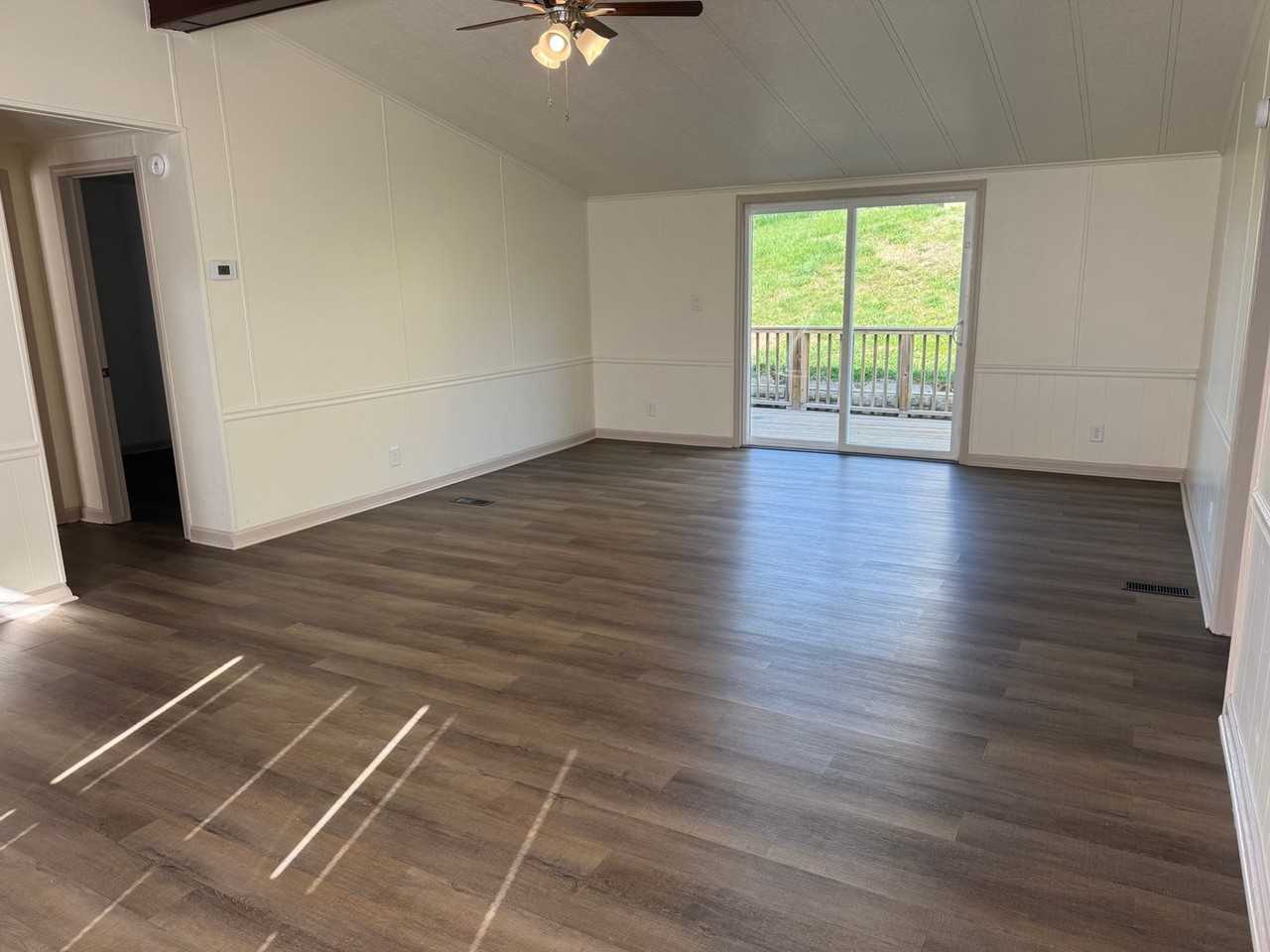 206 Hialeah Dr - Photo 2 of 13