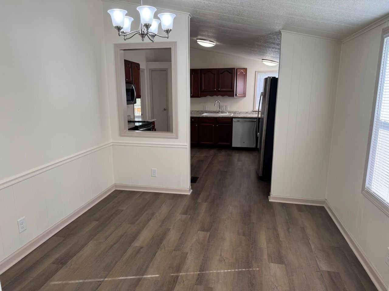 206 Hialeah Dr - Photo 3 of 13