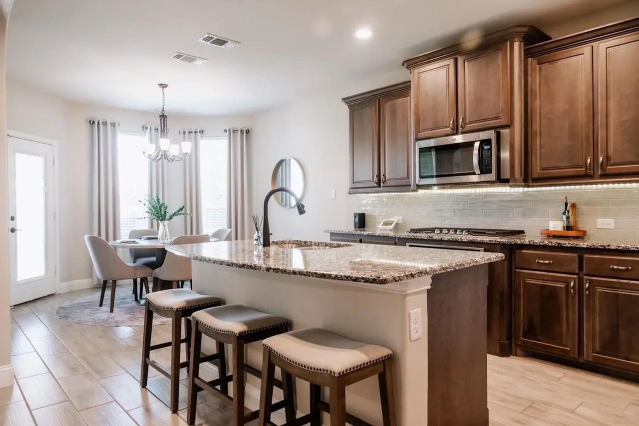 983 E Villas Ct - Photo 7 of 35