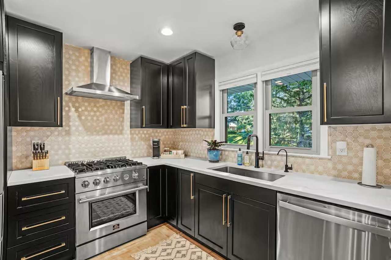 124 Genesee St - Photo 7 of 29