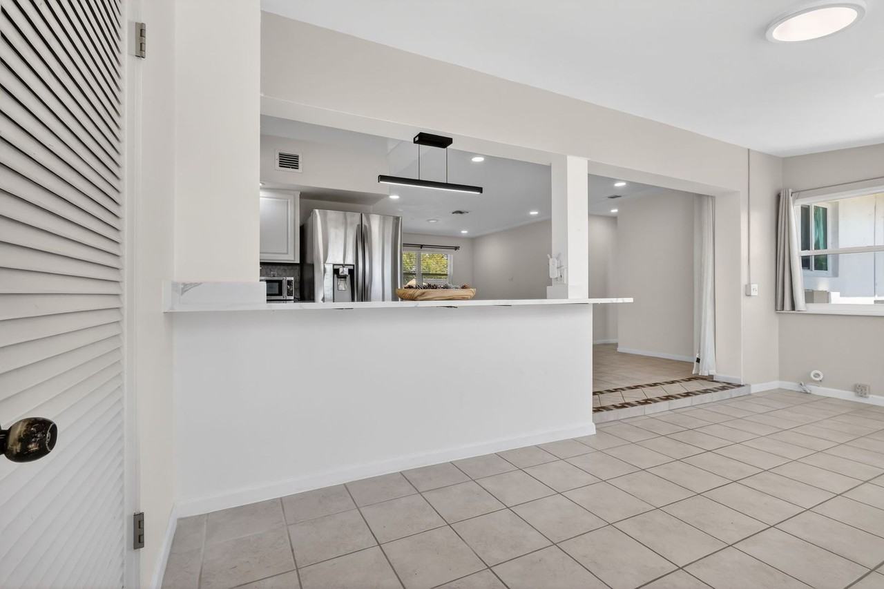 353 Shady Lane Rd - Photo 4 of 40