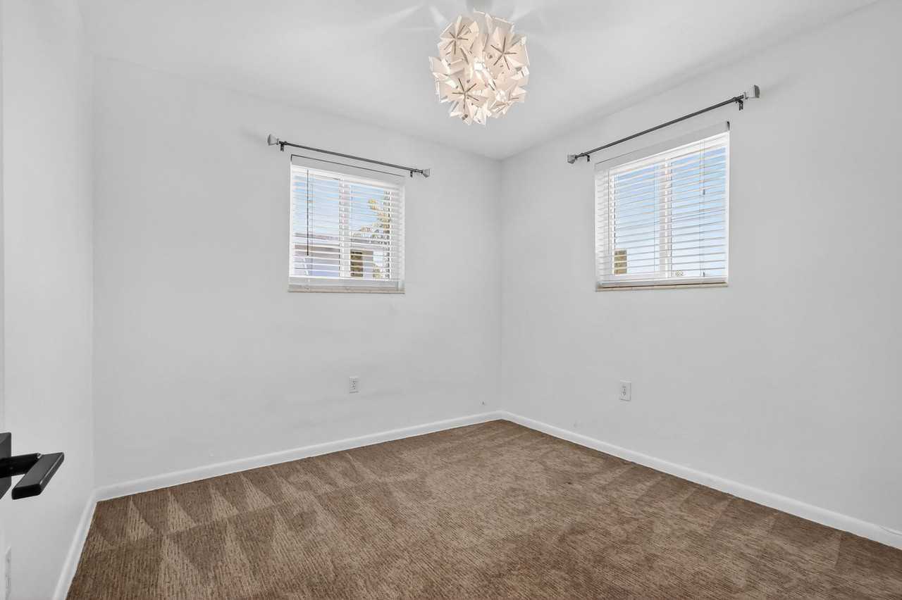 353 Shady Lane Rd - Photo 7 of 40