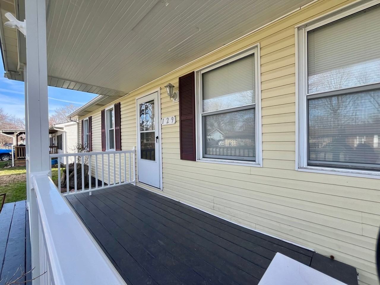 129 Troeckler Ln - Photo 2 of 13