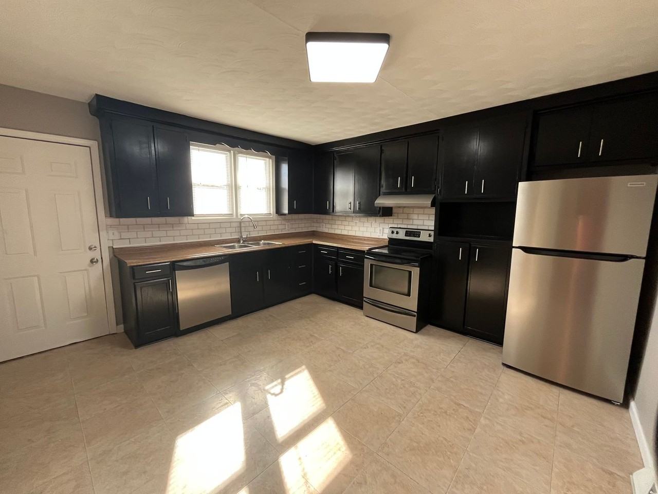 129 Troeckler Ln - Photo 5 of 13