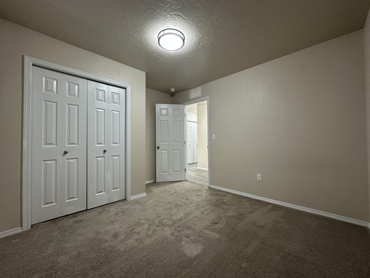 11777 Walden St - Photo 3 of 13