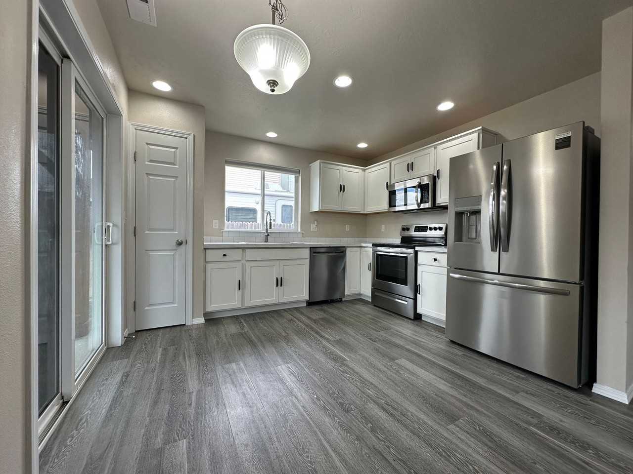 11777 Walden St - Photo 7 of 13