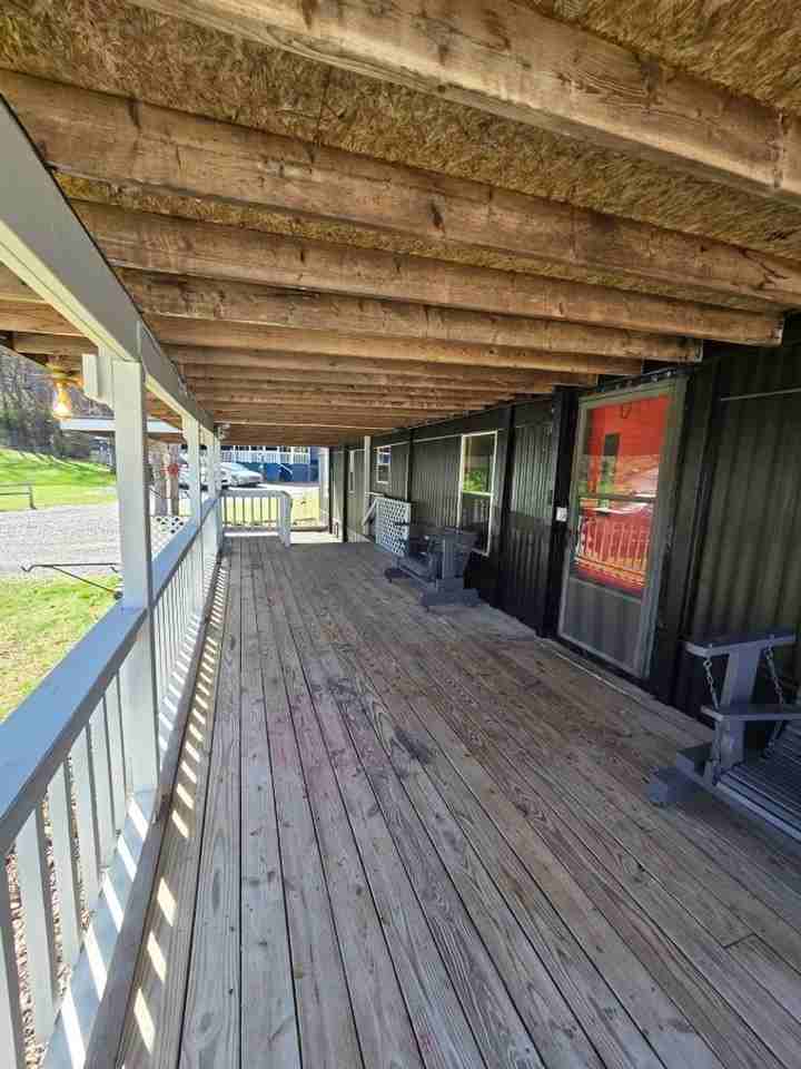 116 116 Jaderian Road - Photo 2 of 11