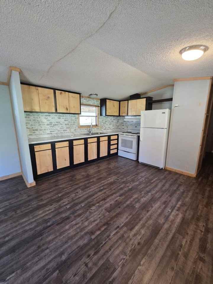 116 116 Jaderian Road - Photo 4 of 11