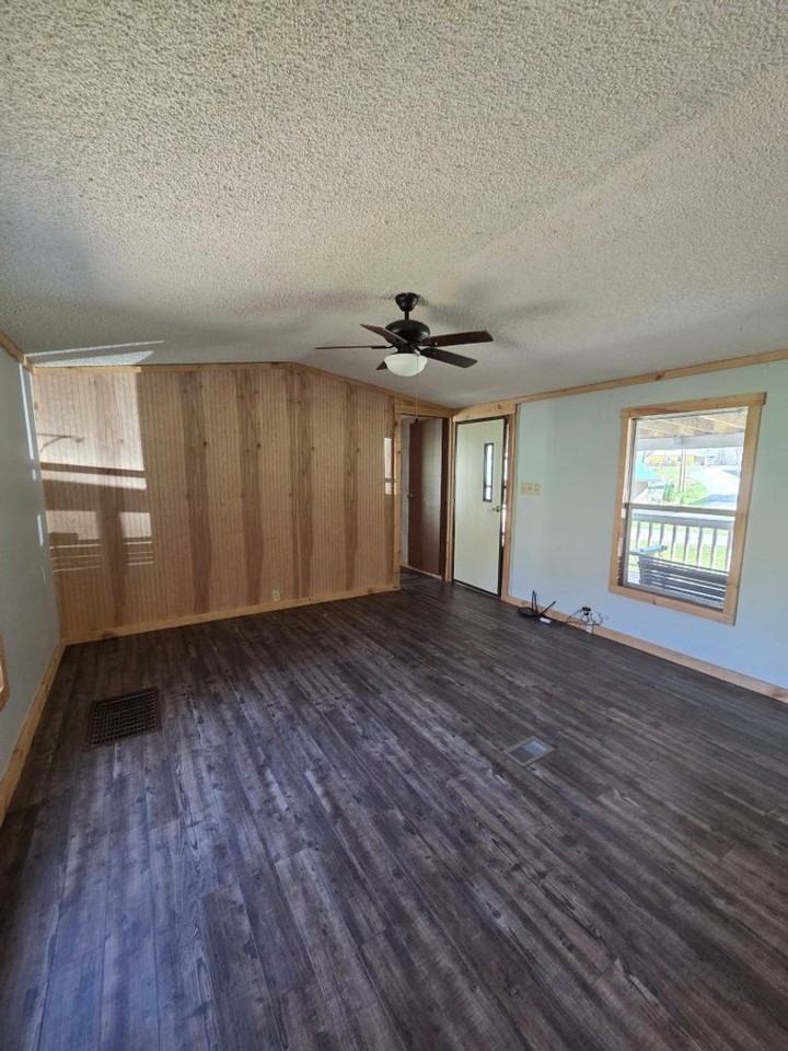 116 116 Jaderian Road - Photo 5 of 11