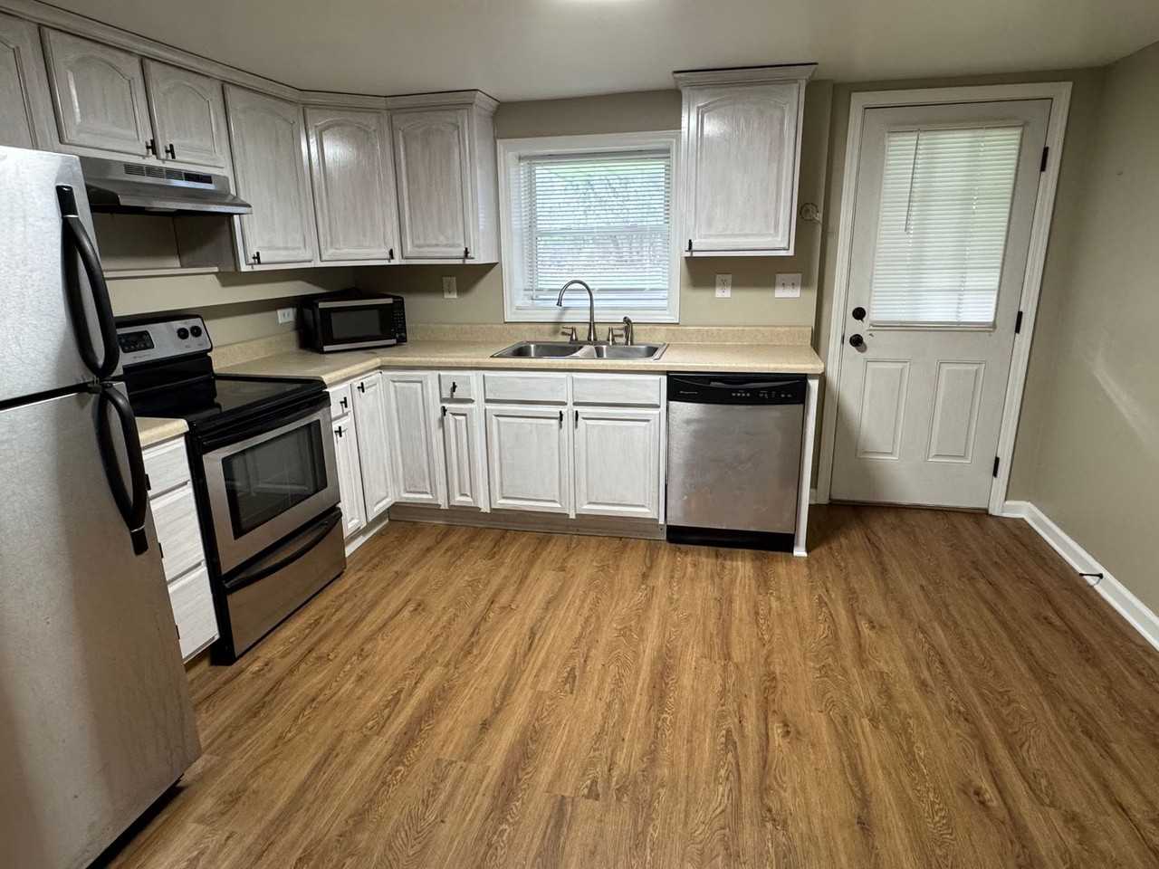 2903 S Greenwood Dr - Photo 4 of 9