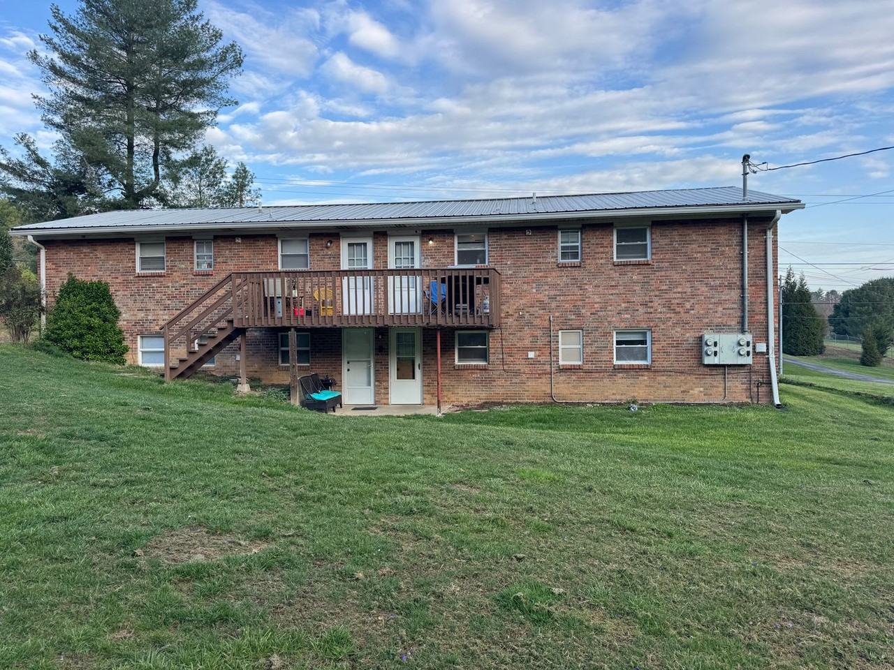 2903 S Greenwood Dr - Photo 2 of 14
