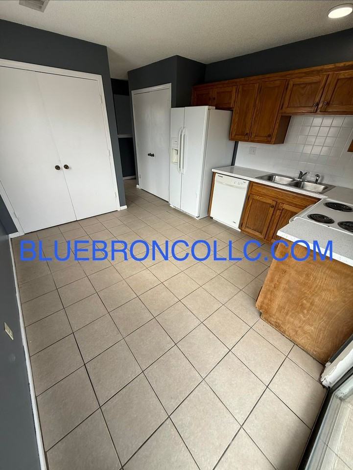 201 Sky Vue Dr #B - Photo 4 of 8