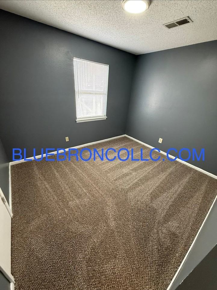 201 Sky Vue Dr #B - Photo 7 of 8