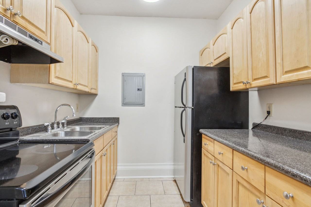 2508 Napoleon - Photo 6 of 11