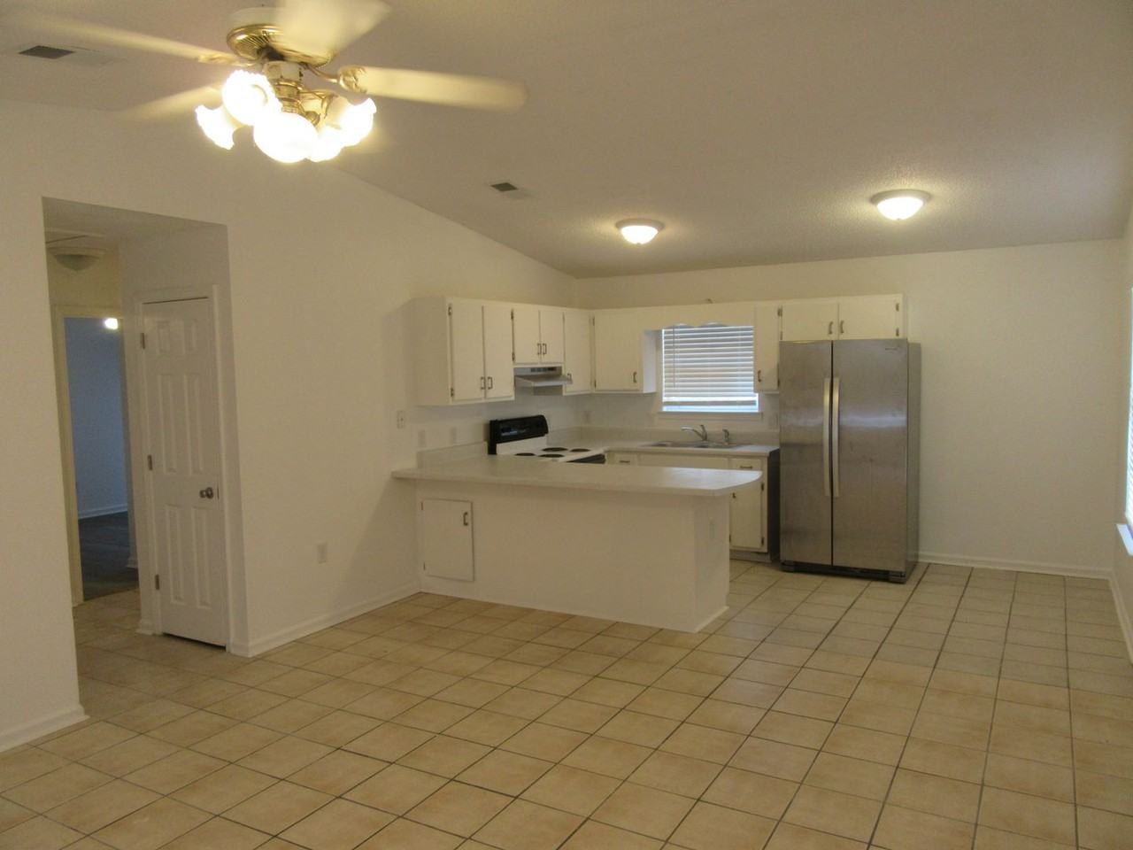 5111 Flint Ave - Photo 4 of 12