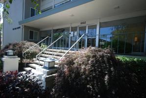 featured image of 1222 Oak Grove Ave