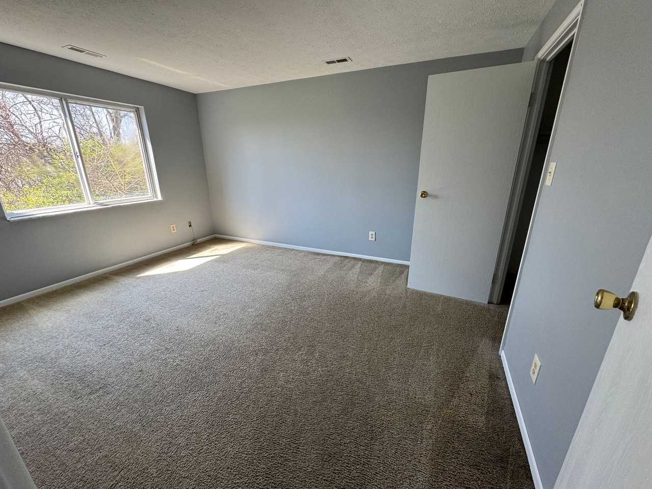 2771 Queen City Ave - Photo 4 of 13