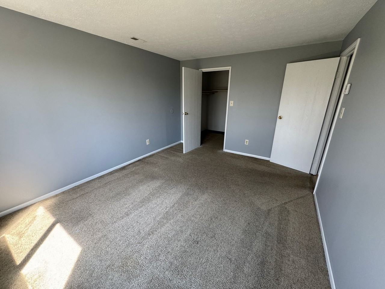 2771 Queen City Ave - Photo 5 of 13