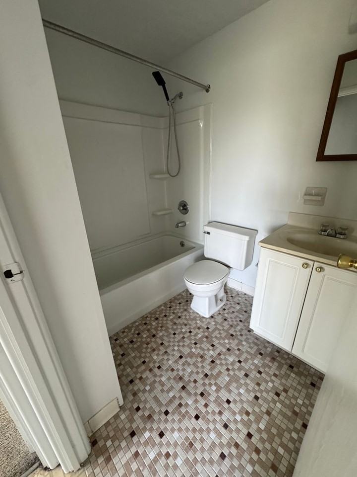 2771 Queen City Ave - Photo 7 of 13