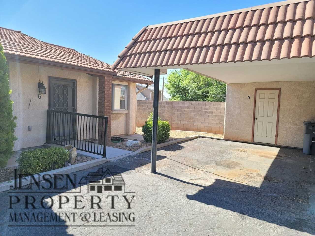 115 S 300 W #5 - Photo 2 of 22