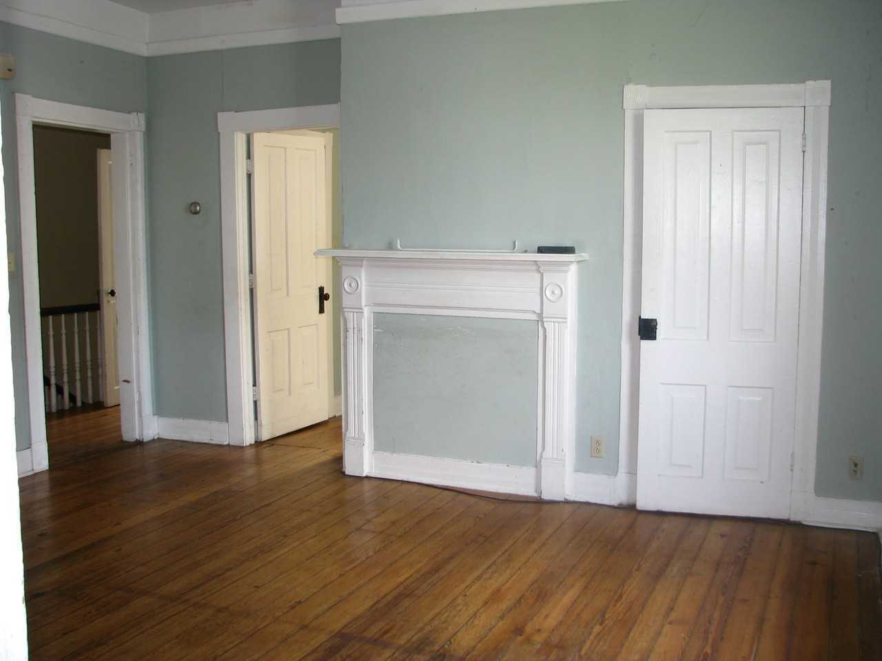 223 9th St SW - Photo 2 of 11