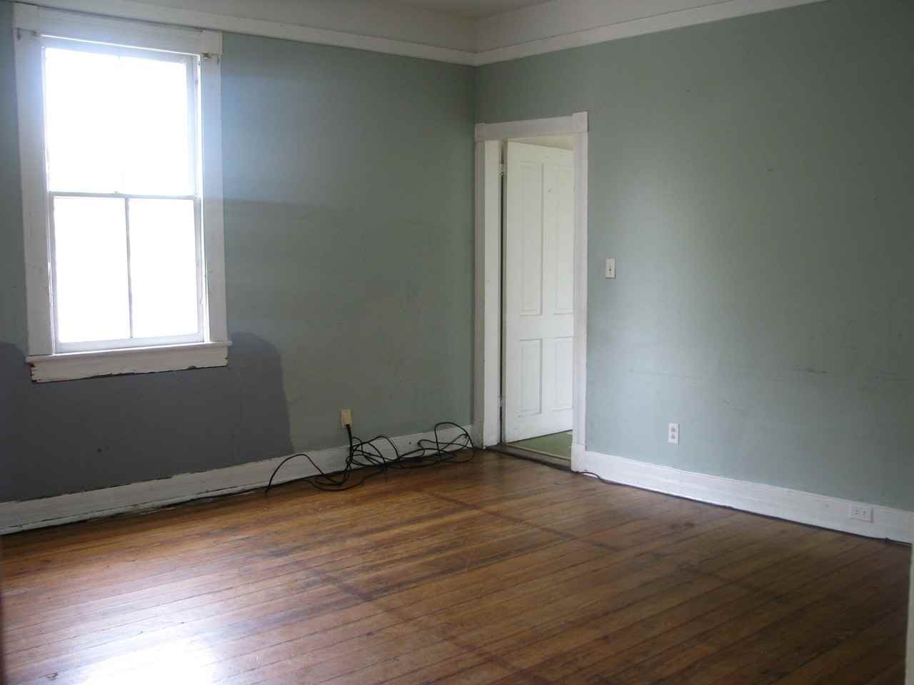 223 9th St SW - Photo 3 of 11