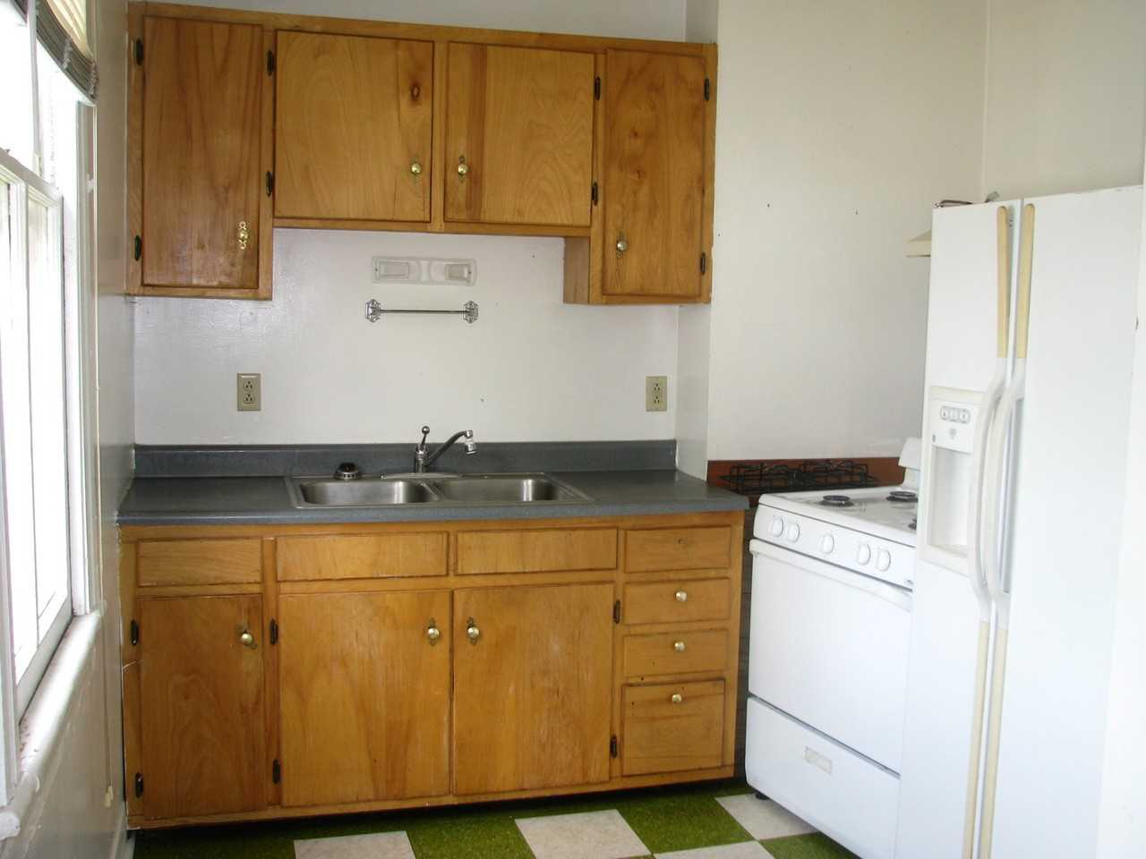 223 9th St SW - Photo 4 of 11