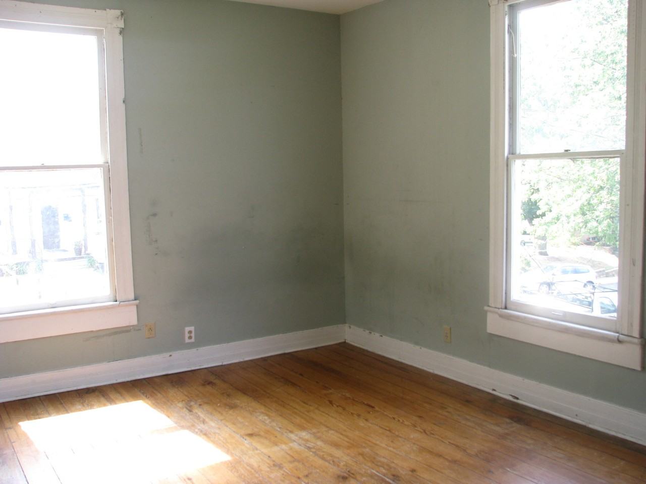 223 9th St SW - Photo 5 of 11