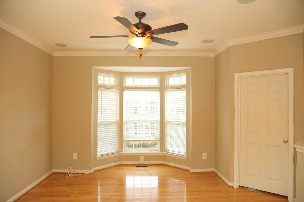 2379 Abington Dr - Photo 3 of 13