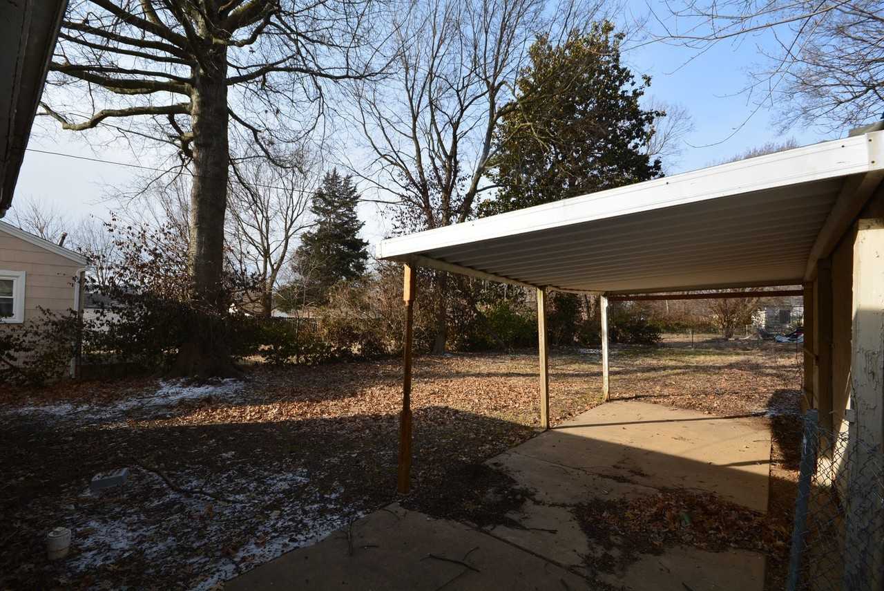 1529 N Weller Ave - Photo 5 of 7