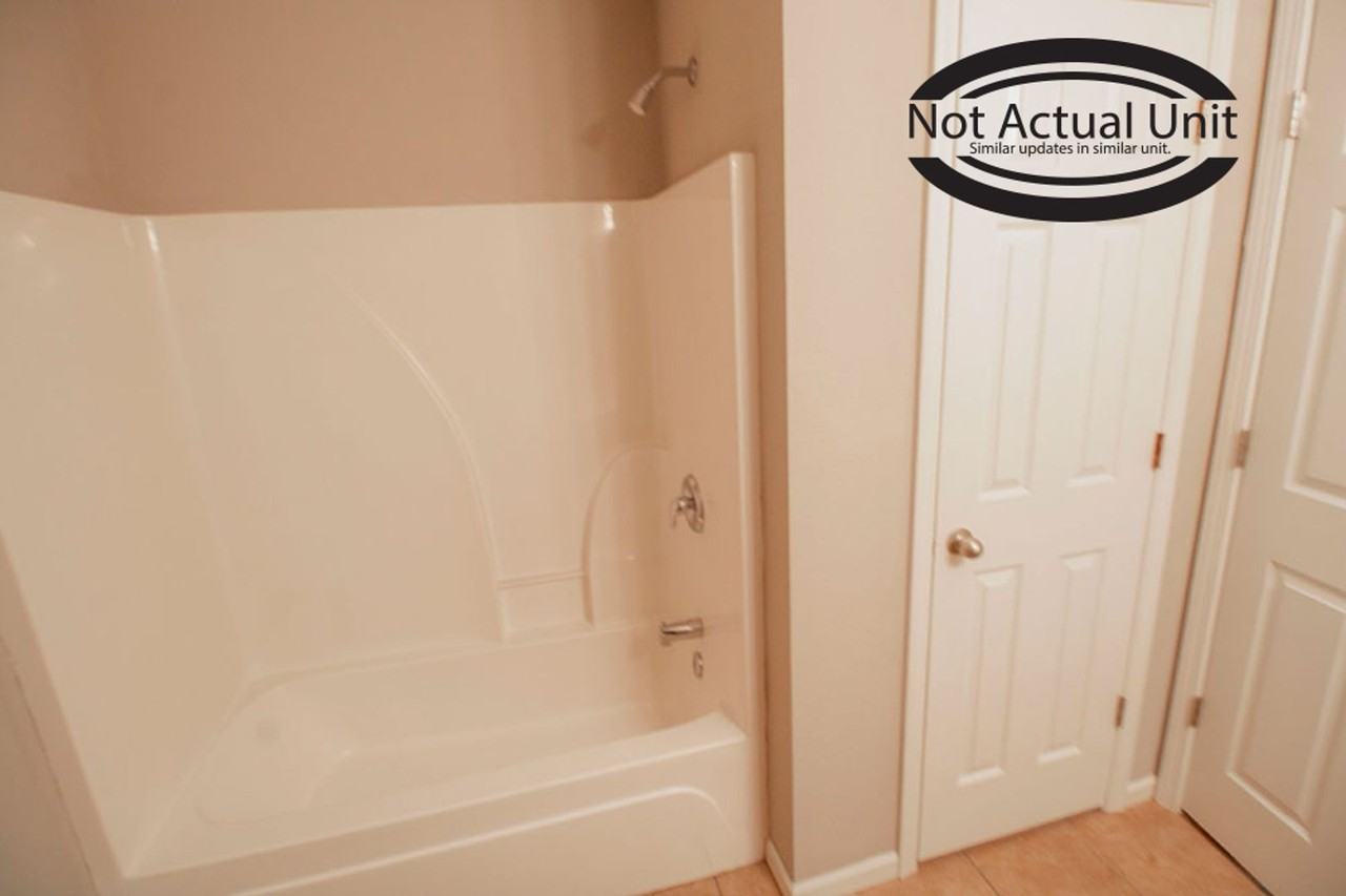 3922 Snowy Owl Dr - Photo 5 of 37