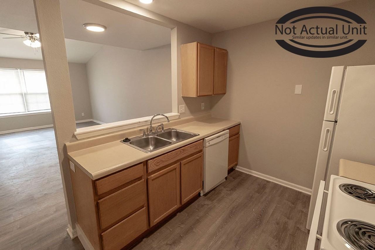 1605 Bold Ruler Ct - Photo 7 of 28