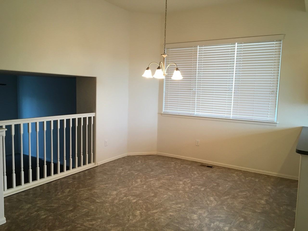 831 Lakebrook Ct - Photo 4 of 22