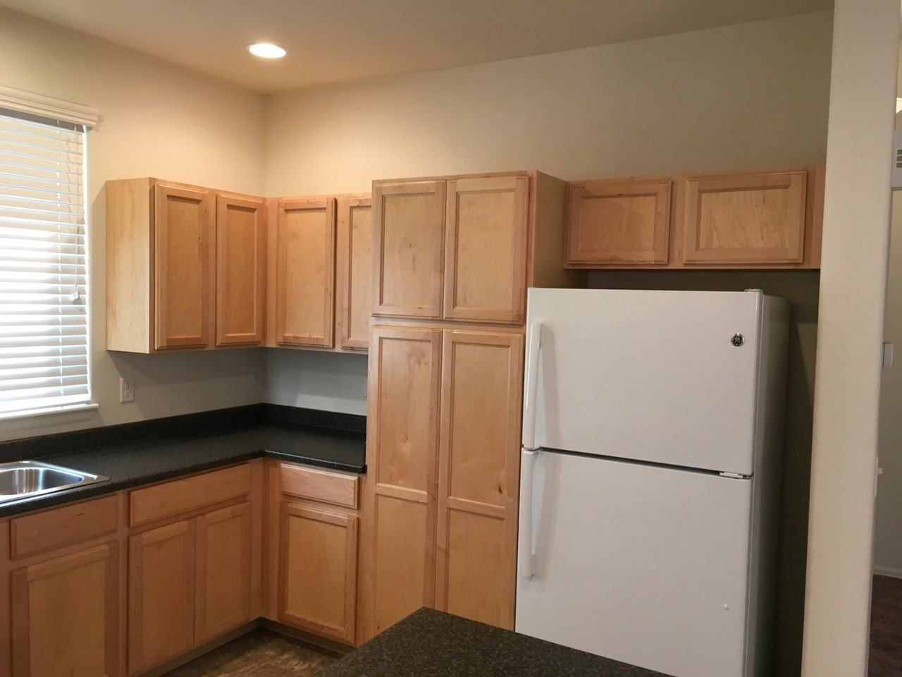 831 Lakebrook Ct - Photo 6 of 22