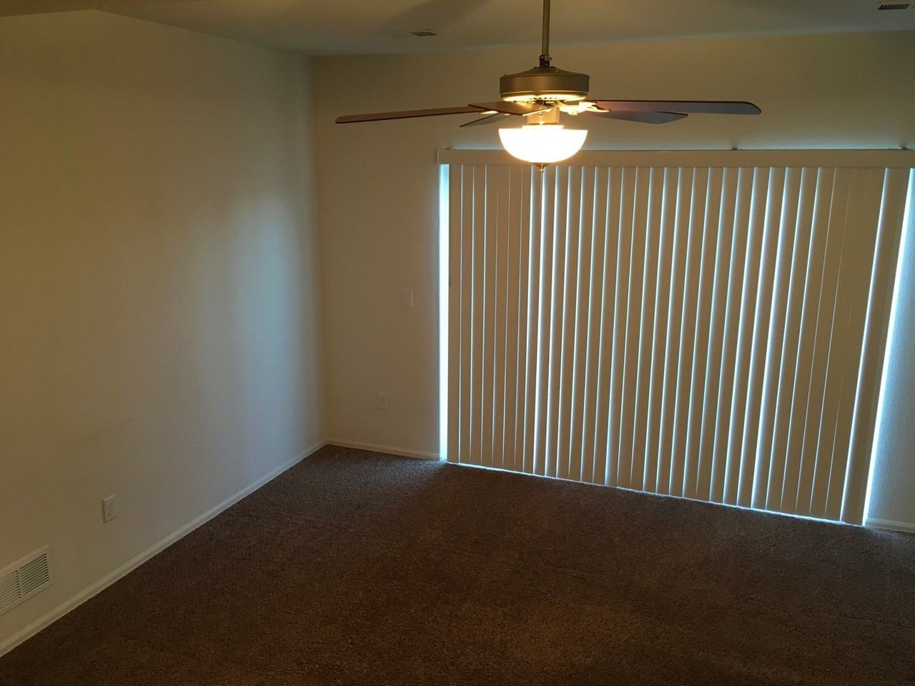 831 Lakebrook Ct - Photo 7 of 22