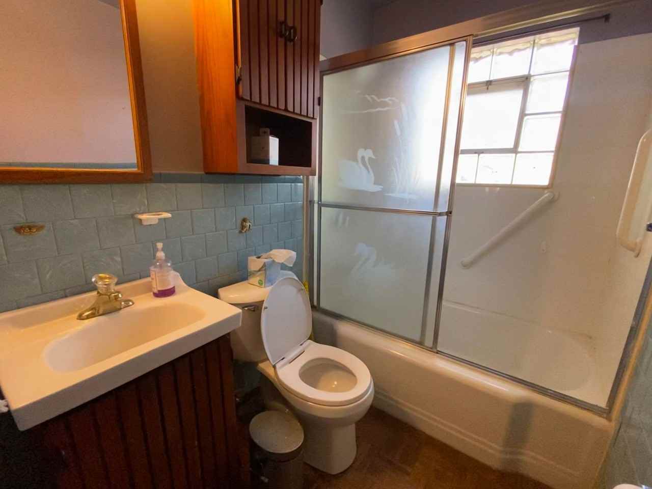 371 Adrian Dr - Photo 4 of 14