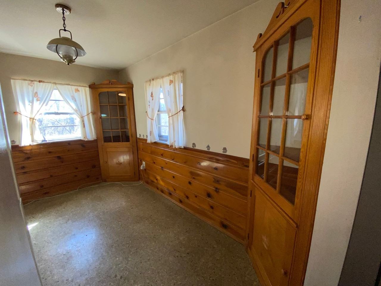 371 Adrian Dr - Photo 6 of 14