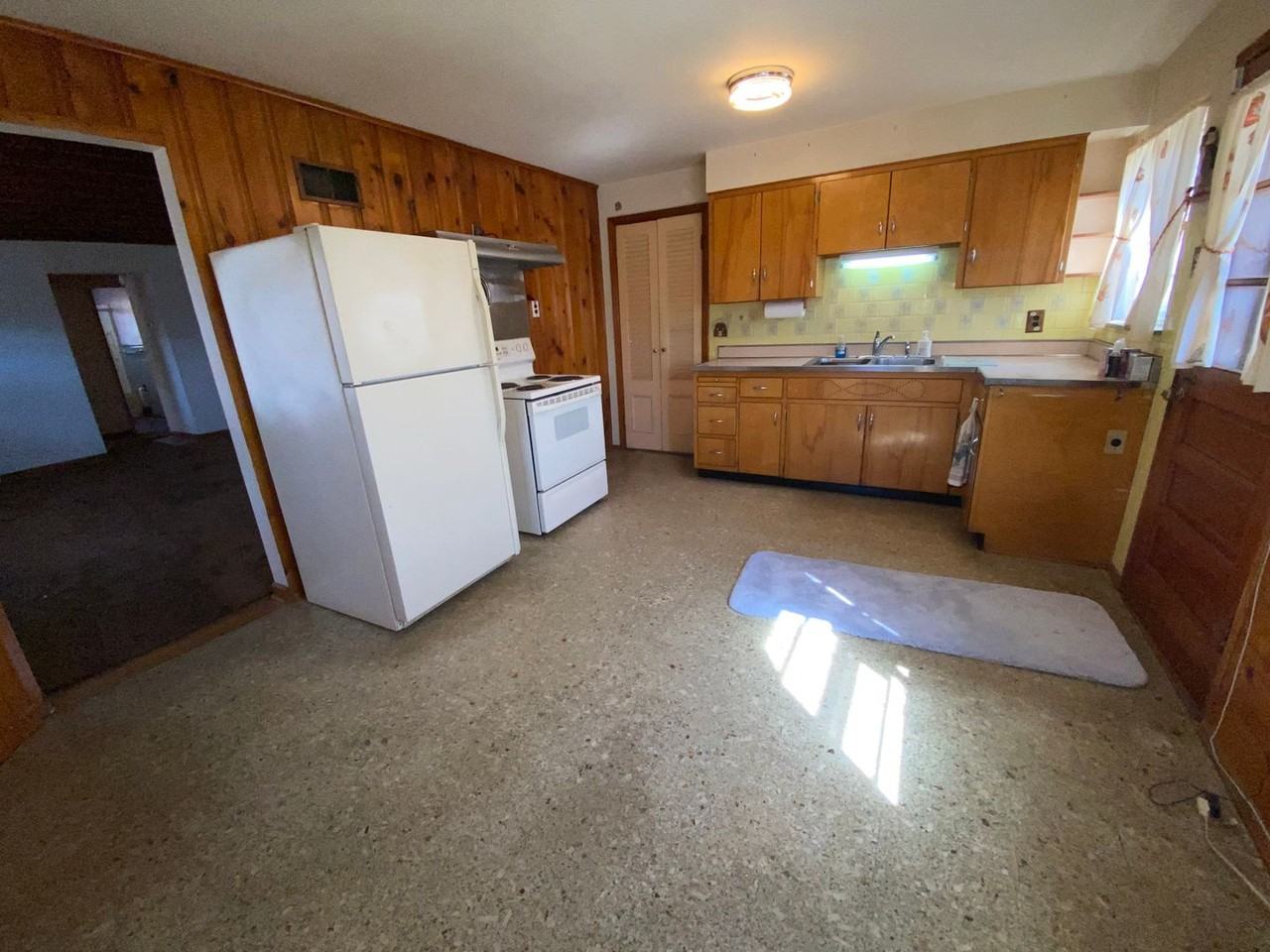 371 Adrian Dr - Photo 7 of 14