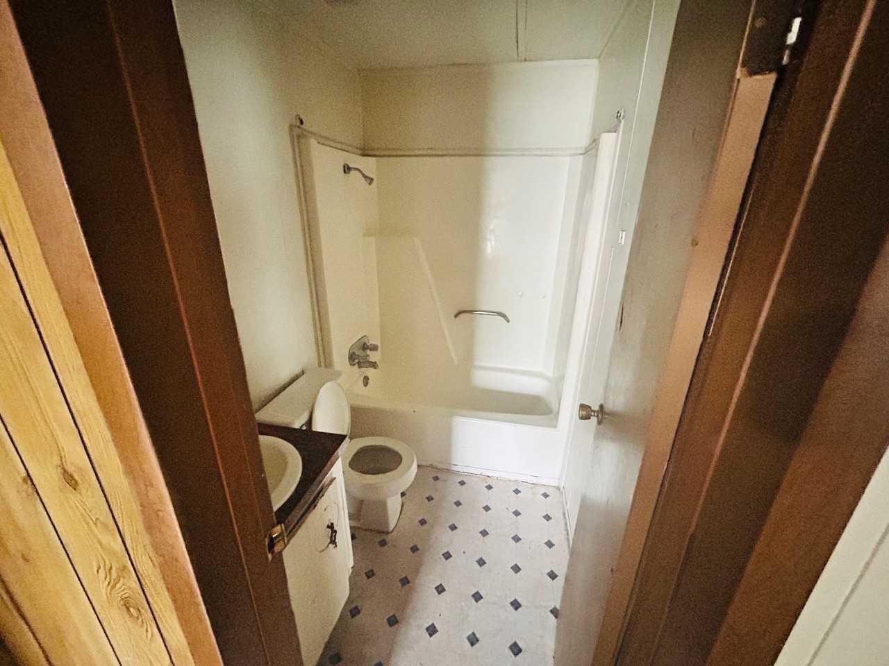 1109 Karen Dr - Photo 7 of 12