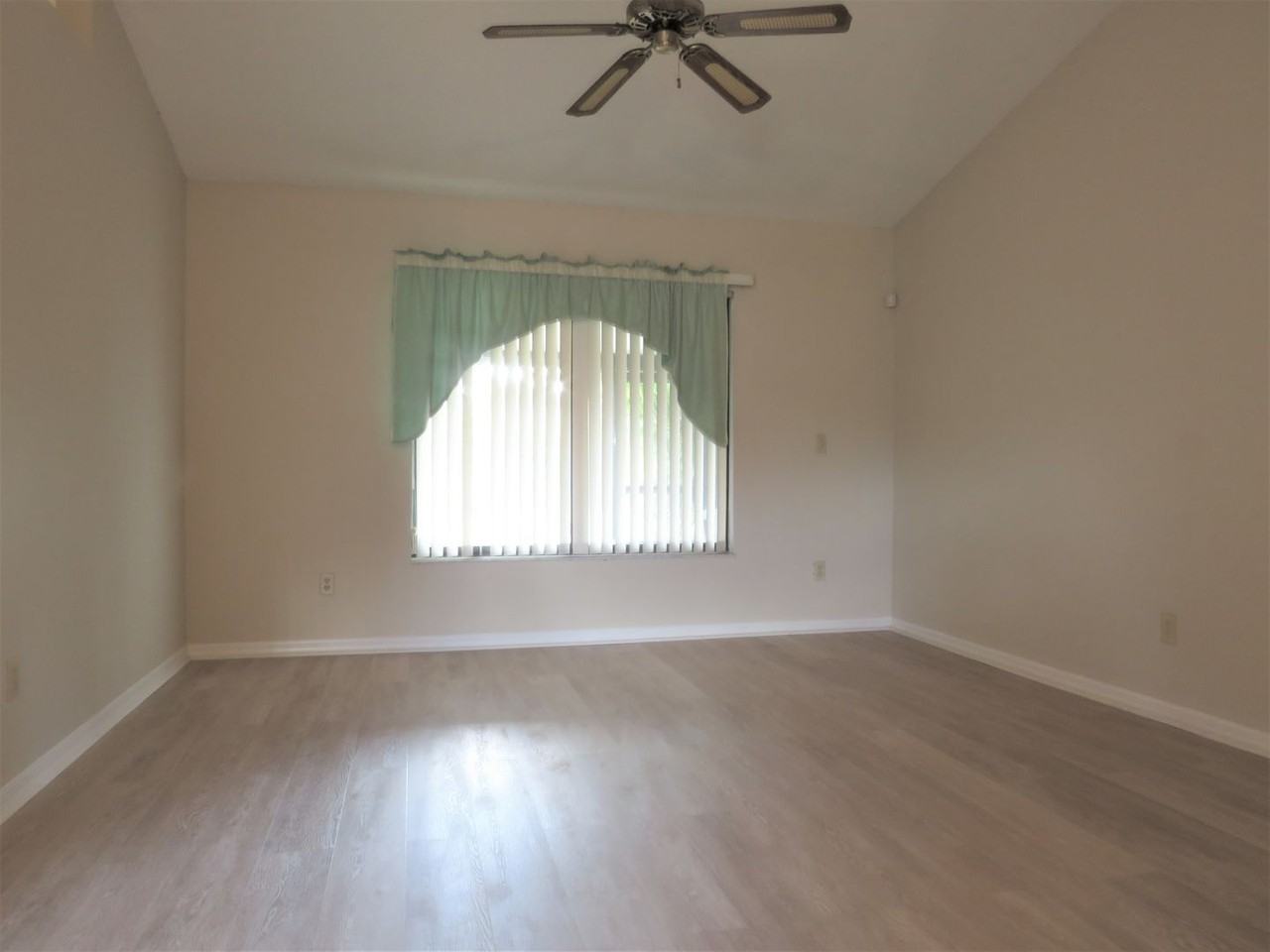 3152 Pell Mell Dr - Photo 4 of 21