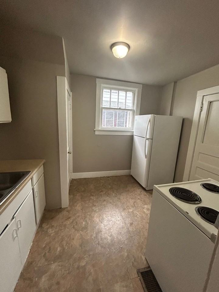 2725 Reed St - Photo 4 of 7