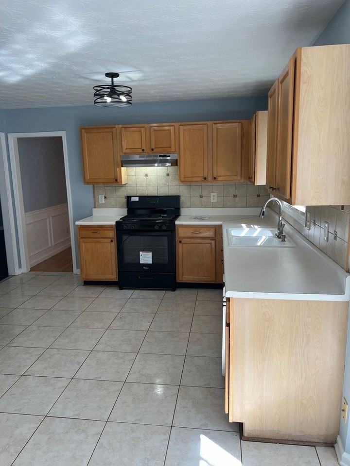 1145 Grace Dr - Photo 6 of 21