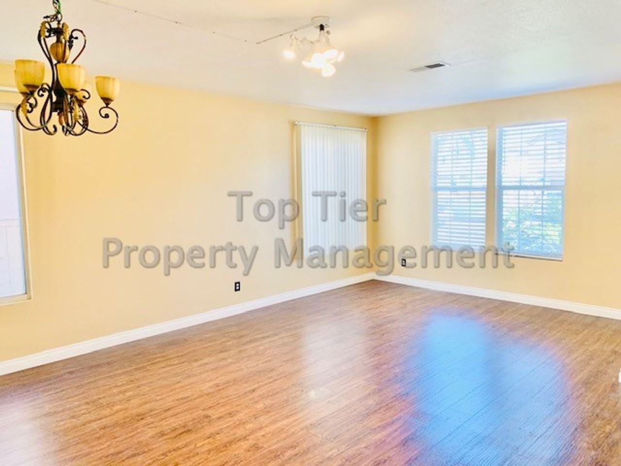 738 Avenida Leon - Photo 7 of 47