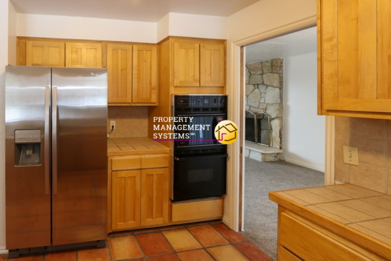 2466 E Cinnabar Ln - Photo 6 of 26