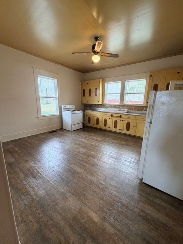 100 Piedmont Ave - Photo 4 of 14