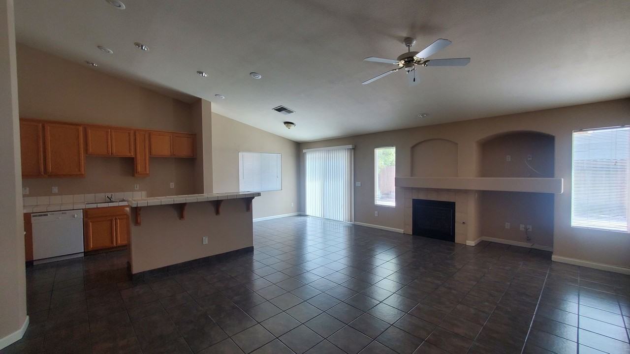 2912 Mars Hills St - Photo 3 of 19