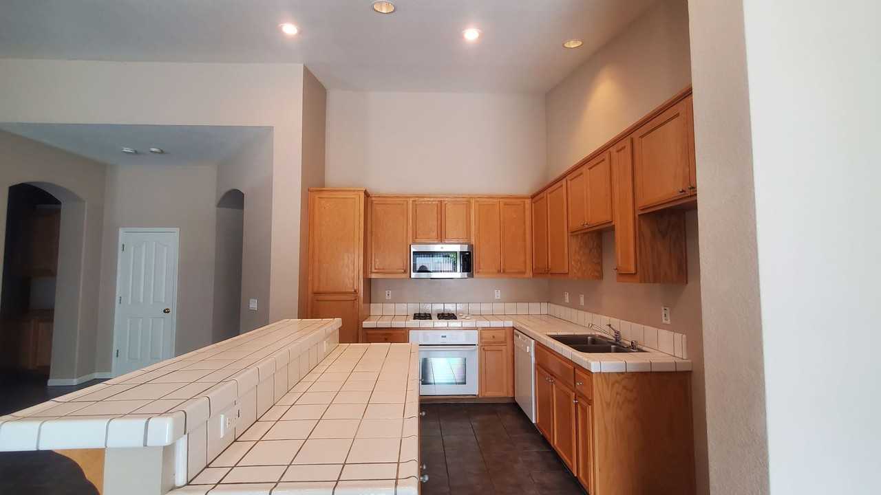 2912 Mars Hills St - Photo 4 of 19