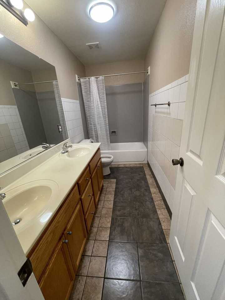 2912 Mars Hills St - Photo 7 of 19