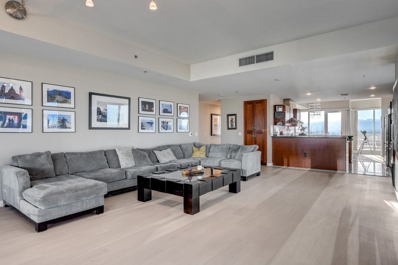 4575 Dean Martin Dr - Photo 5 of 50